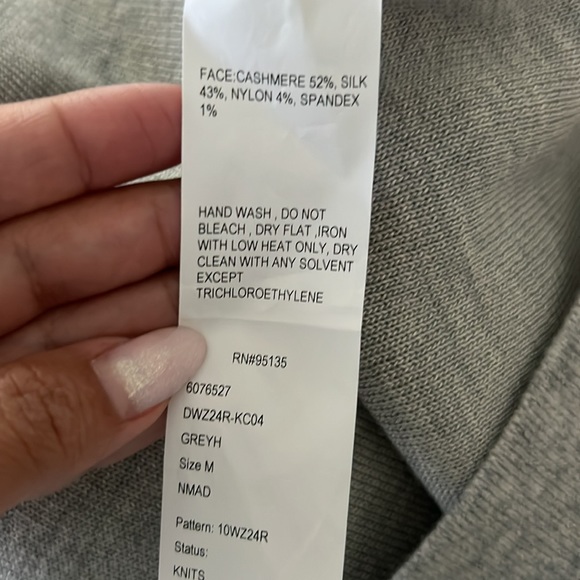 NWT! Lafayette 148 New York
Cashmere-Blend Double Knit Sleeveless Sweater - Picture 6 of 10